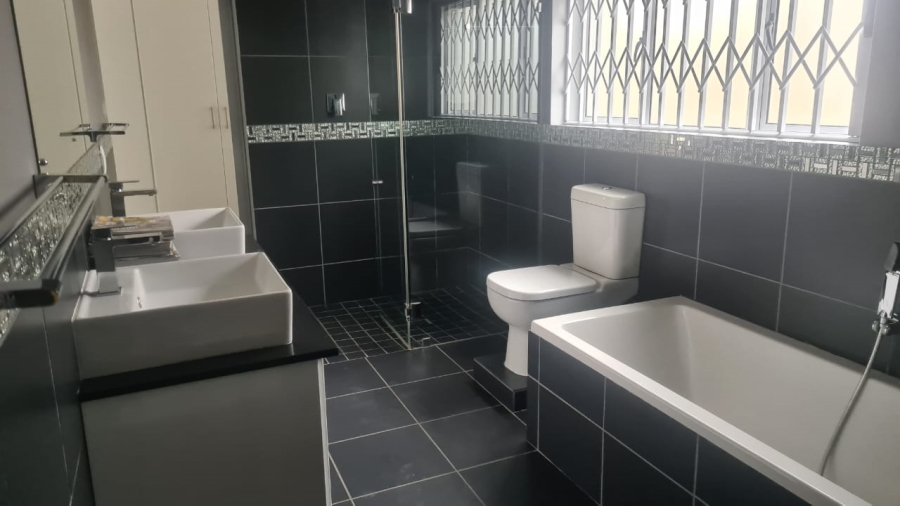 2 Bedroom Property for Sale in Dana Bay Western Cape